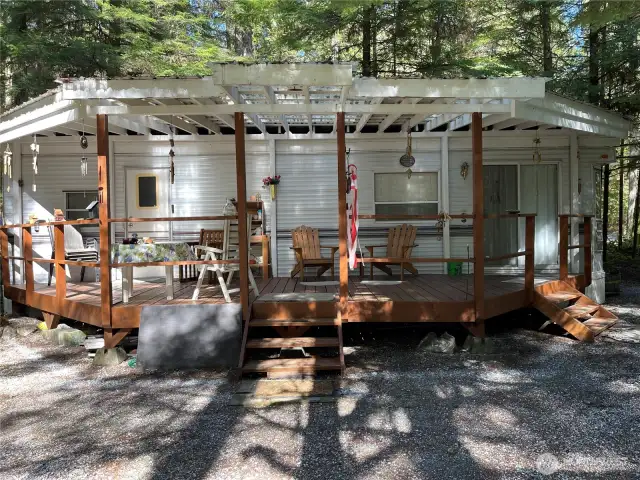 The '95 Breckenridge is in great condition! Unique covered deck for entertaining.