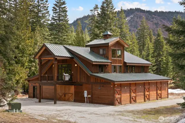 Private seclusion nestled in Paradise.