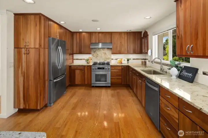 Large Beautiful Kitchen