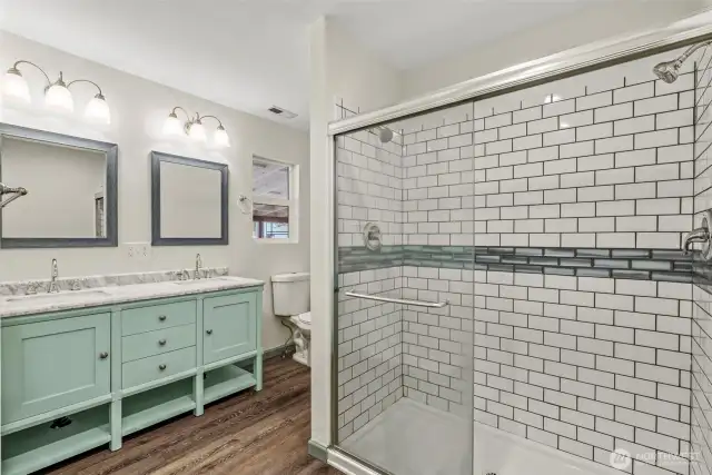 primary 3/4 bath