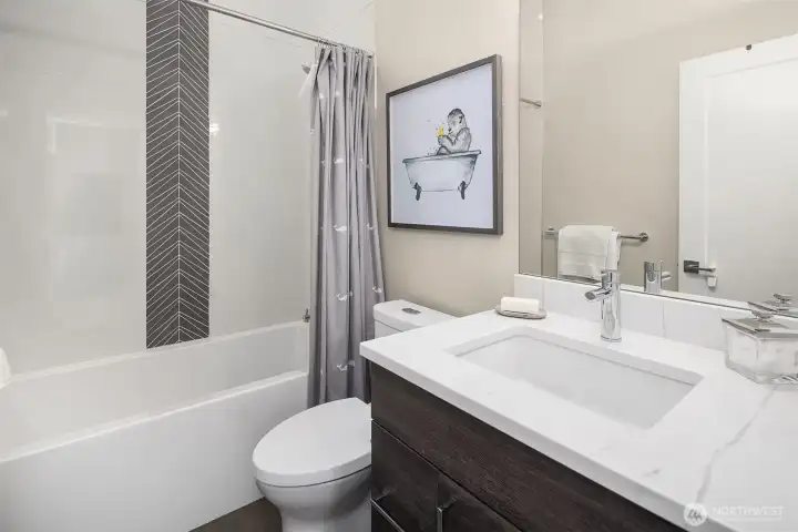 A third bath on the upper floor including for roof top guests