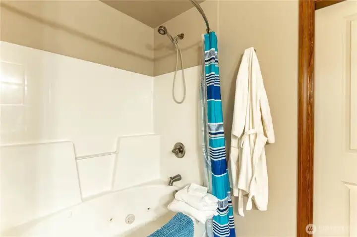 Full bath off the primary bedroom.
