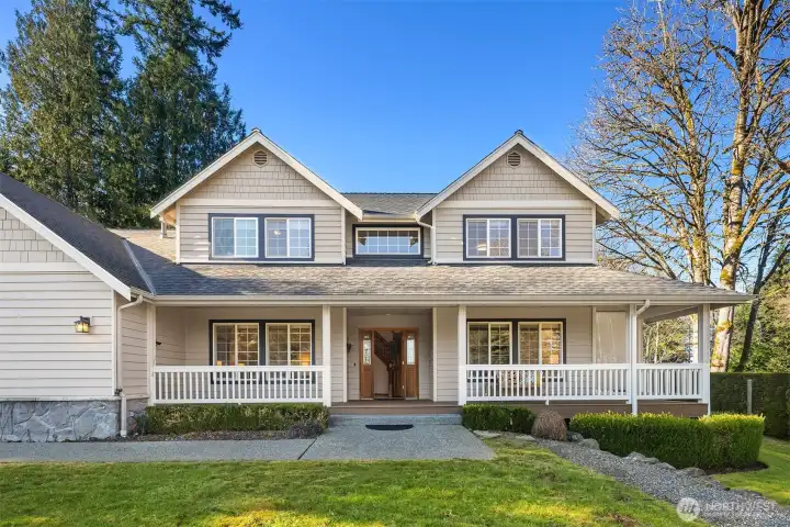 The house is located just a mile from the public lake access. Bring your paddle board or canoe and enjoy the lake!