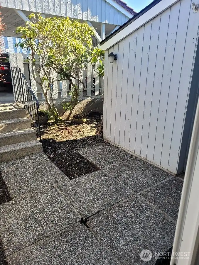 courtyard from kitchen eating nook