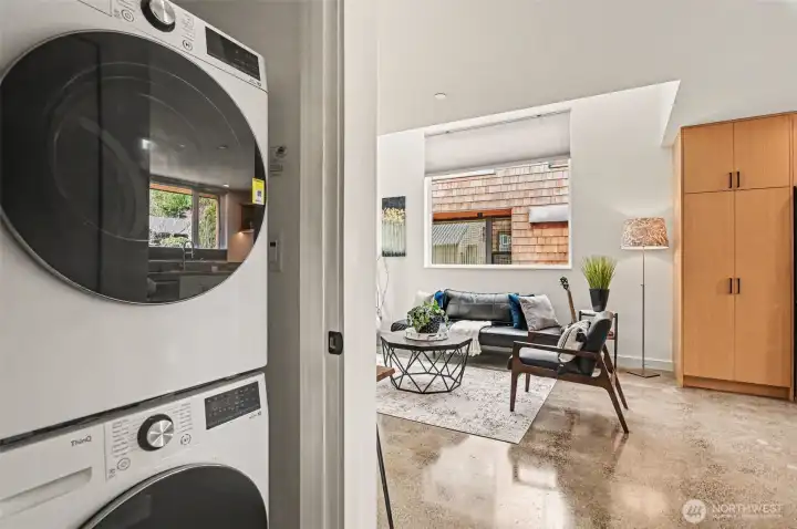 Main floor washer & dryer