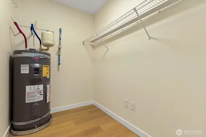 Extra storage in unit