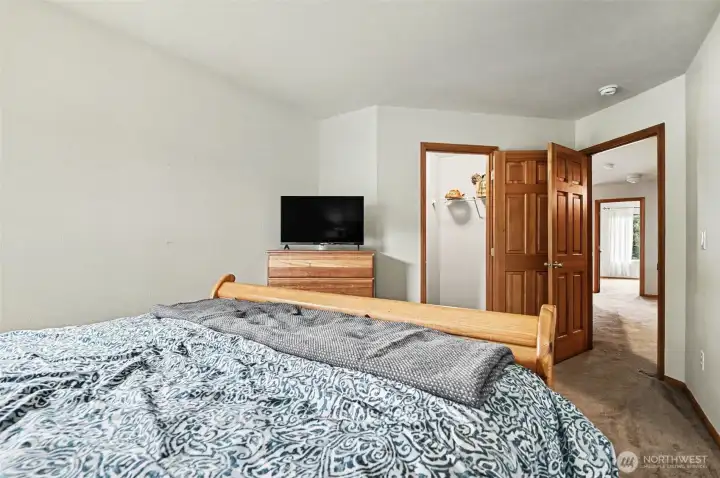 Same guest bed looking back to closet and loft area