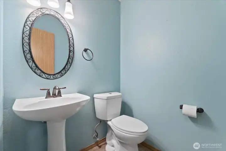 1/2 bath downstiars