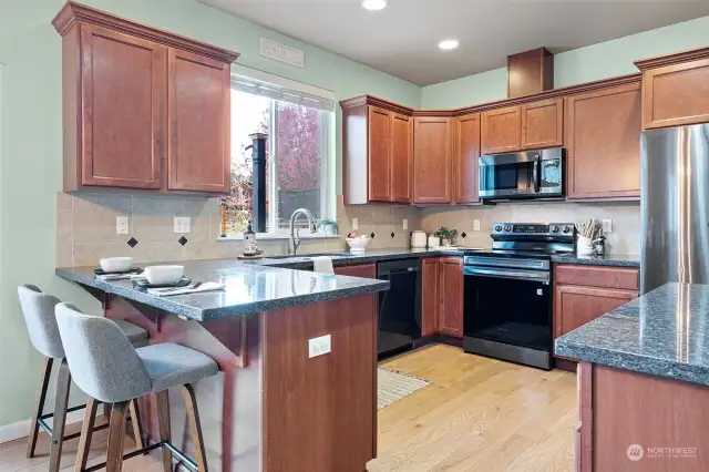 Great kitchen layout - plenty of storage options.