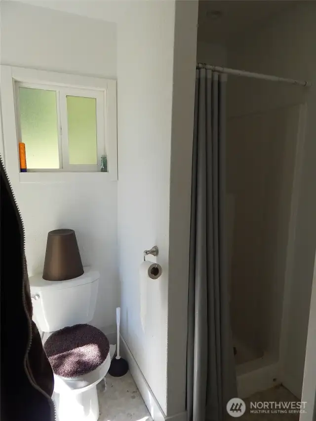 Latrine w/Shower.