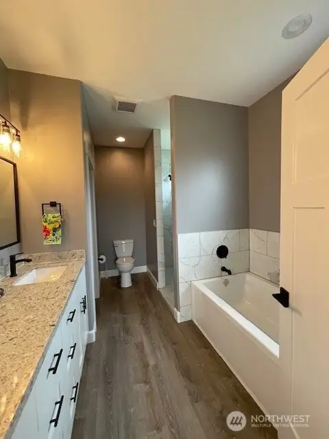 MASTER BATH 2