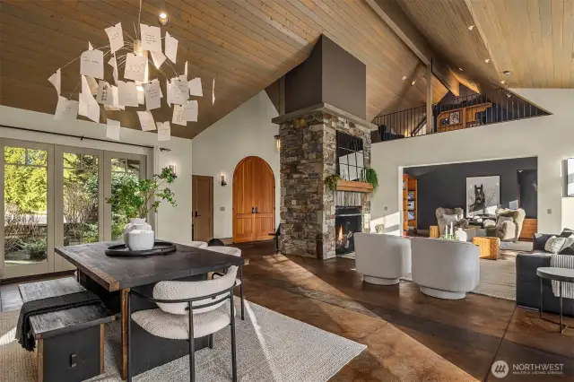 Ideal layout for an intimate soirree or large parties