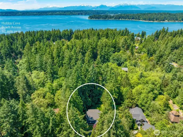 Conveniently located just minutes to downtown Bainbridge, the Seattle Ferry and off-Island amenities.  Hidden Cove Beach Access is also only 1/2 mile away where you can enjoy picnics or watching sunsets over the Olympic Mountains