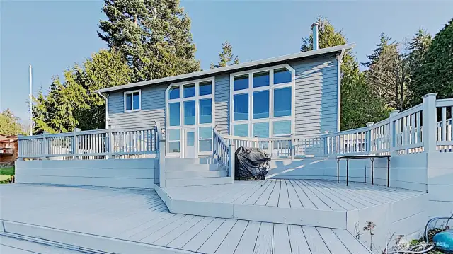 Large multi-level decks perfect for family BBQs, and viewing the gorgeous sunsets over Hood Canal, boat traffic and marine life.