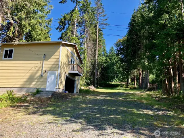 Oversized double garage, with ~750 unfinished sqft upstairs for potential gym/artist loft/workshop...