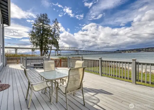 Imagine relaxing and sipping wine on this deck waiting for the sunset...