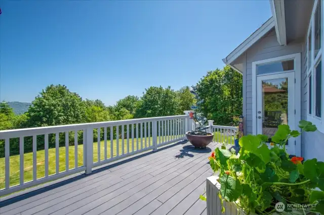 Wrap Around Deck-Views!