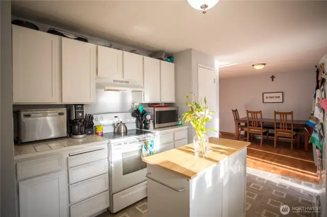 lkitchen with large eating area connected