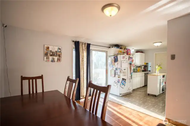 Dinning area connected to kitchen