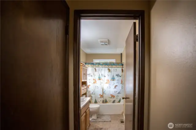 primary bath upstairs