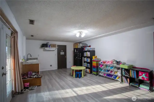 2nd kitchen downstairs. Possbile in house day care opportunity?