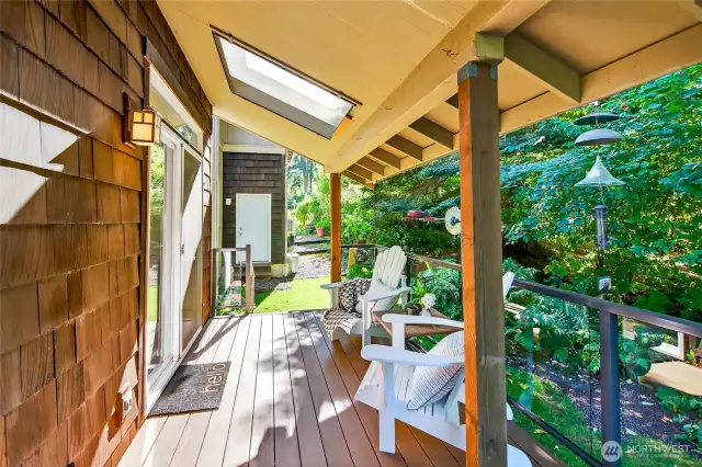 Deck off kitchen that leads onto new deck