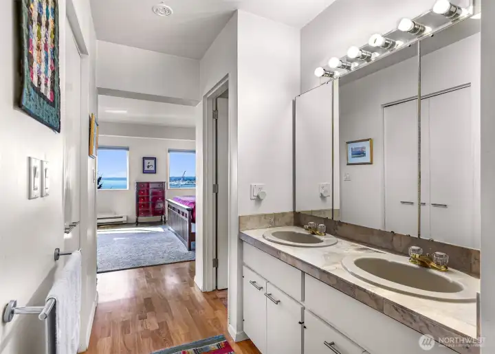 Primary bath with dual vanity and large double closest