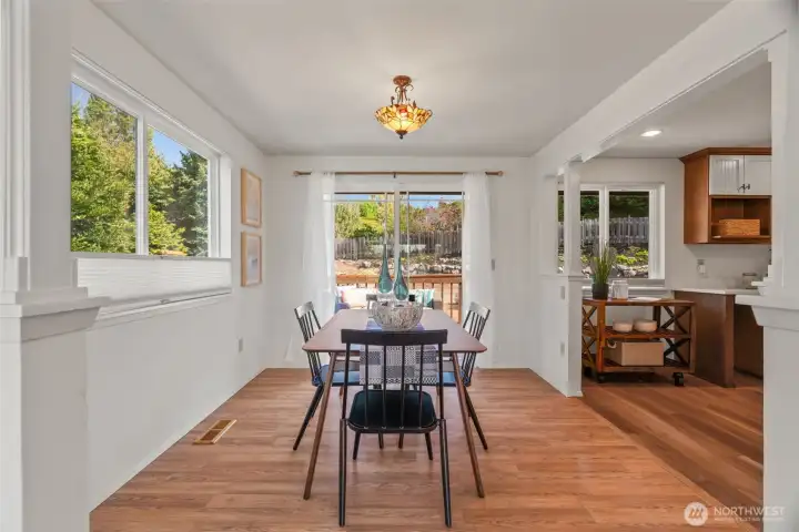 Dining room.