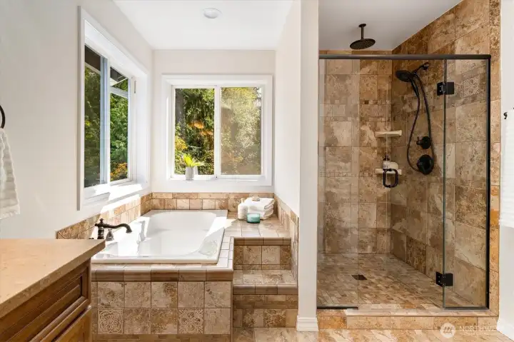5-piece ensuite bathroom