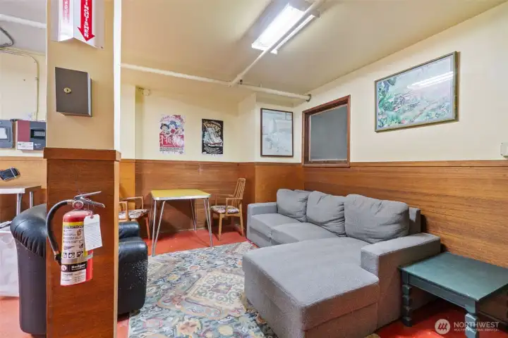 Sitting area adjacent to laundry