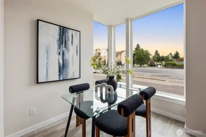 Separate dining spaces in the Avenue floorplan.  The courtyard floorplan has a joined living rom and dining room.  Perfect for larger tables and gatherings.