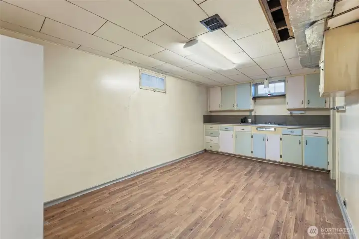 Kitchen area - Basement