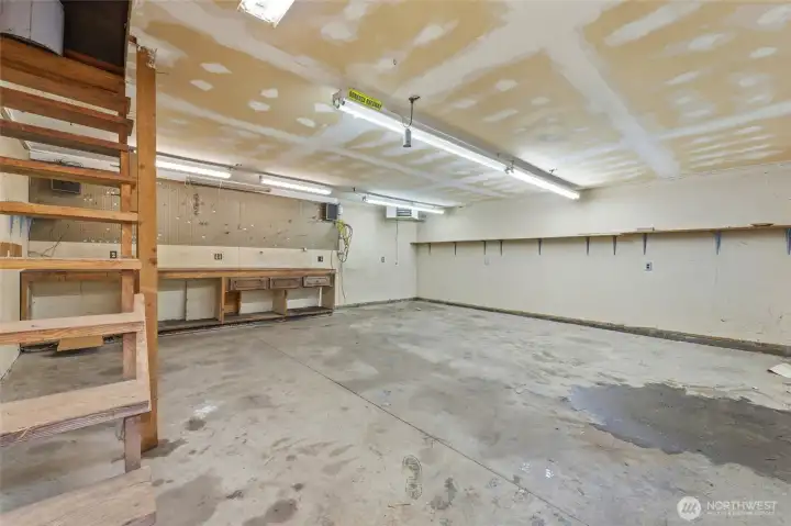 Workshop w/ storage loft