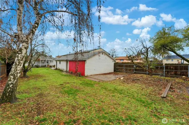 Parking pad / rolling gate