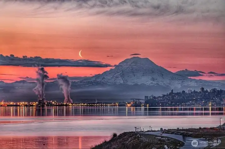 Morning sunrises are amazing when the mountain is out!