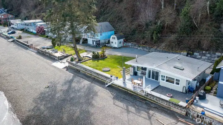Welcome to this fantastic Camano Island Cabin. Nice metal roof and prid of ownership through out!