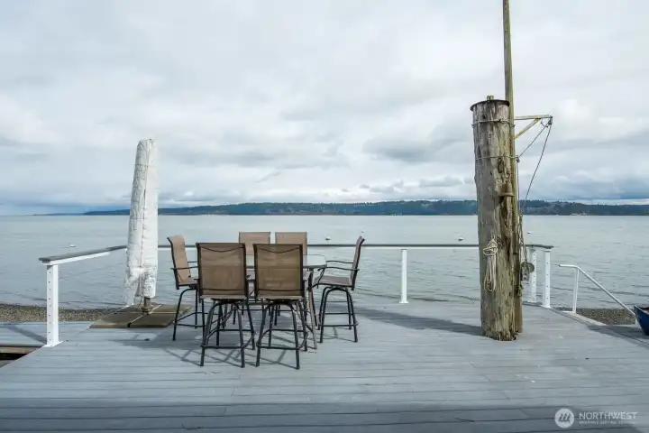 Railing around the deck and you can see the hand rail for the steps that go down to the beach.
