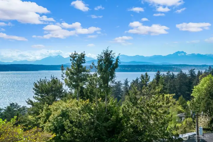 Prime location near the water with sweeping territorial and Puget Sound views
