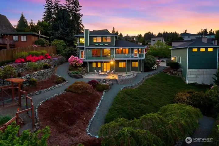 Grounds that unfold like your own private park.