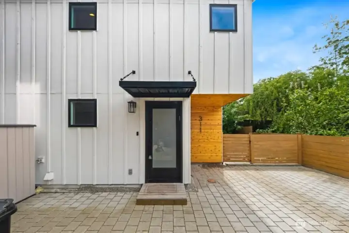 Like new designer-styled stand alone home with thoughtful high-end finishes Like new designer-styled stand alone home with thoughtful high-end finishes