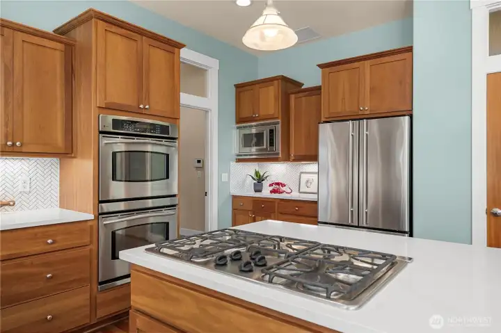 Gas range & double ovens Gas range & double ovens