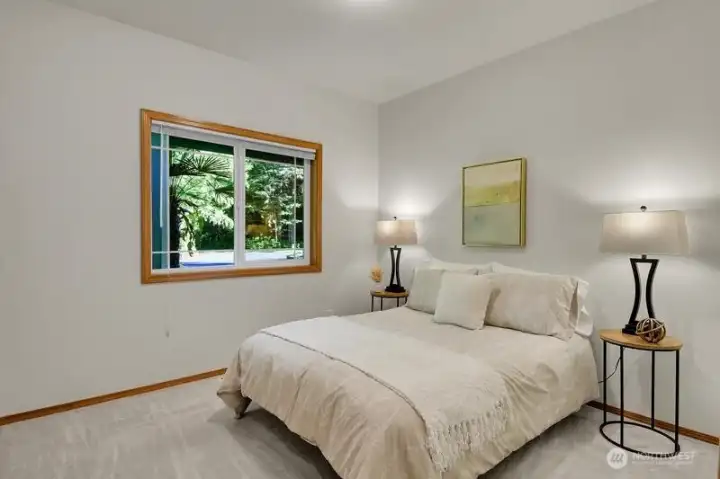 2nd bedroom