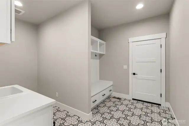 Photos of a previously built home with similar finishes that are virtually staged. Builder reserves the right to make changes to plans & specifications without notice. Features vary by plan. Buyer to verify square footage.