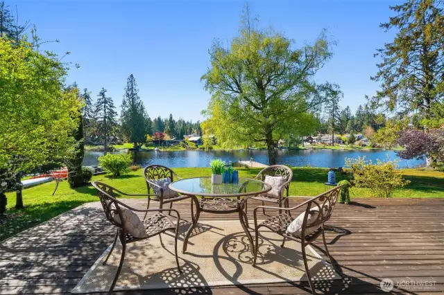 Outdoor dining on the large deck for entertaining & summer fun