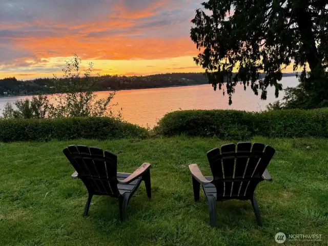 Magnificent sunset views over Holmes Harbor