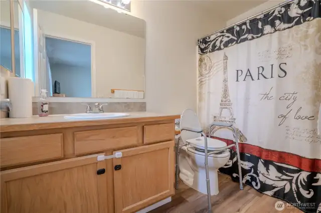 Full Bath 2