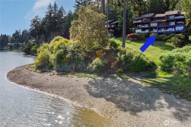 End unit with prime views and privacy