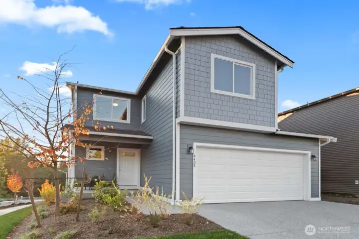 Photographs are for illustrative purposes only. Features, finishes, interior/exterior colors, landscaping and floorplan shown may vary from actual homes built.