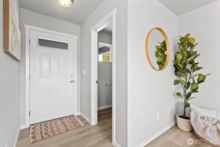 Photographs are for illustrative purposes only. Features, finishes, interior/exterior colors, landscaping and floorplan shown may vary from actual homes built.