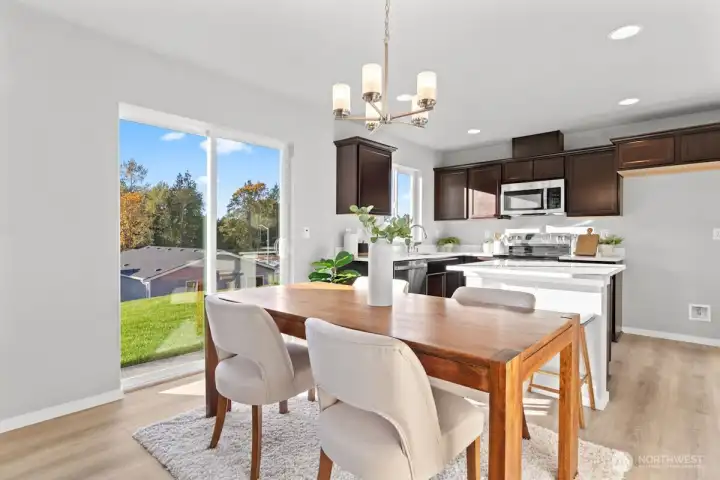 Photographs are for illustrative purposes only. Features, finishes, interior/exterior colors, landscaping and floorplan shown may vary from actual homes built.